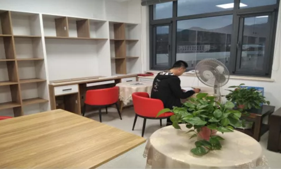 “國慶假日我在崗”——用堅守書(shū)寫(xiě)泓源精神(圖1)